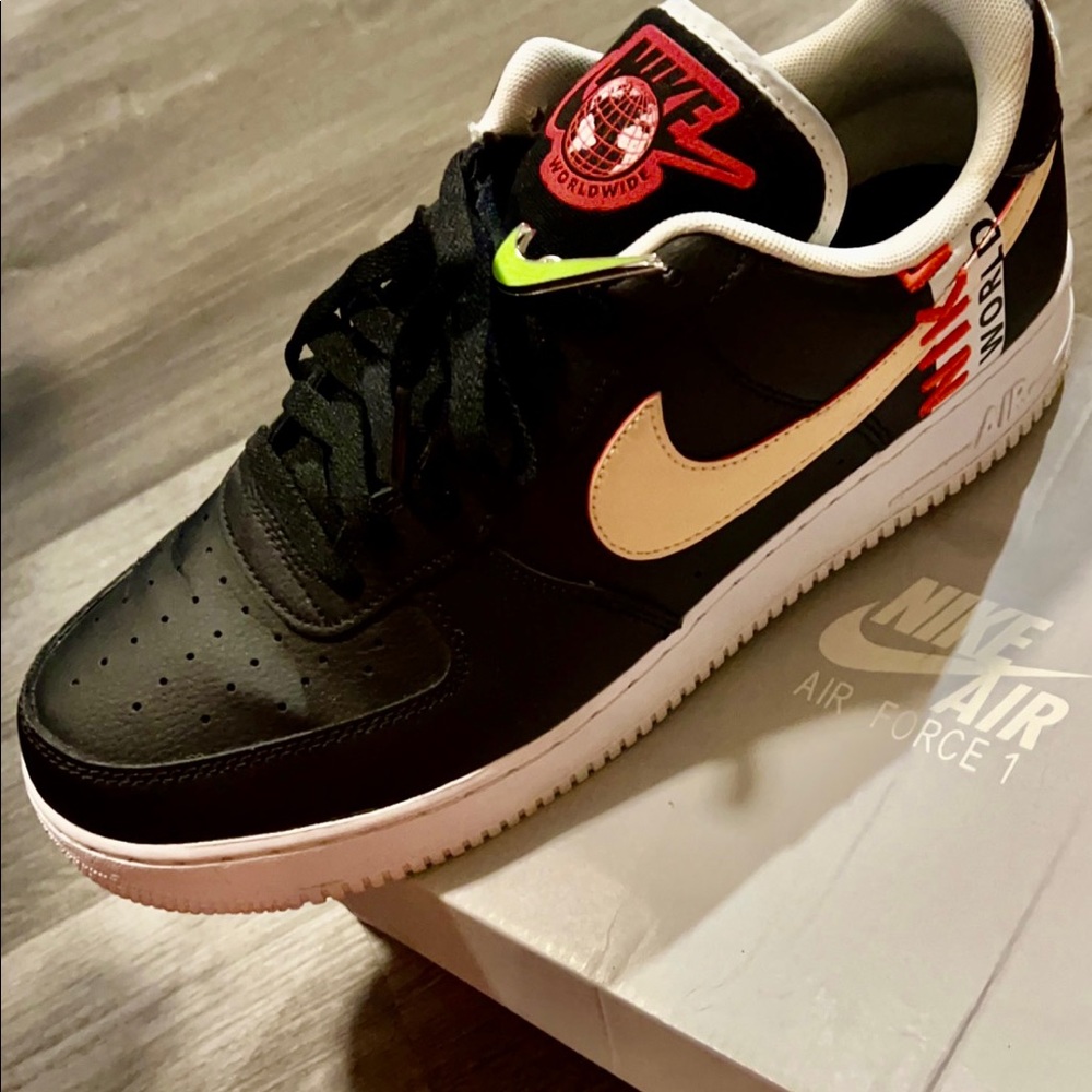 AIR FORCE 1 LOW 'WORLDWIDE PACK - BLACK CRIMSON'